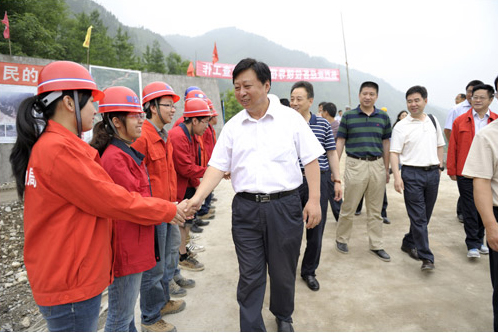 中国国土资源部副部长汪民到四川省蜀通建设集团施工现场视察